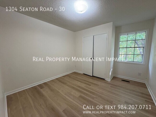 Building Photo - 1304 Seaton Rd