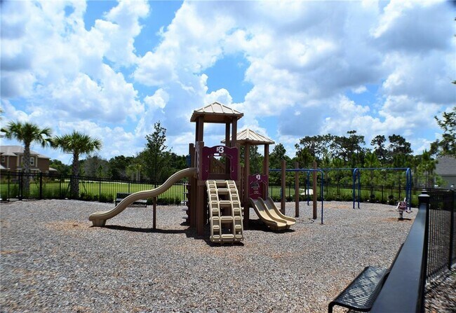 Building Photo - 11819 Brookside Dr