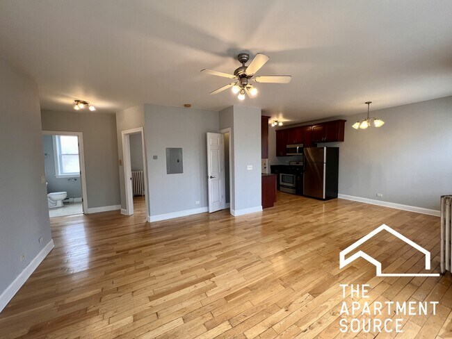 Building Photo - 2900 N Kolmar Ave