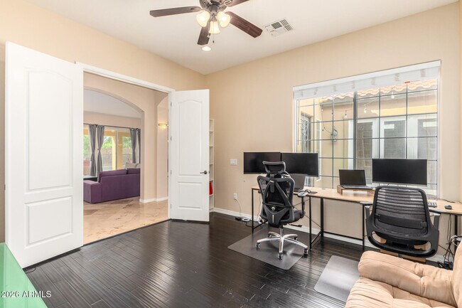 Building Photo - 423 E Mead Dr