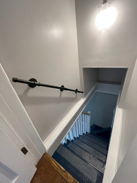 Building Photo - 3803 Lookout Dr