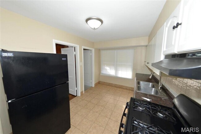 Building Photo - 6127 Shillington Dr