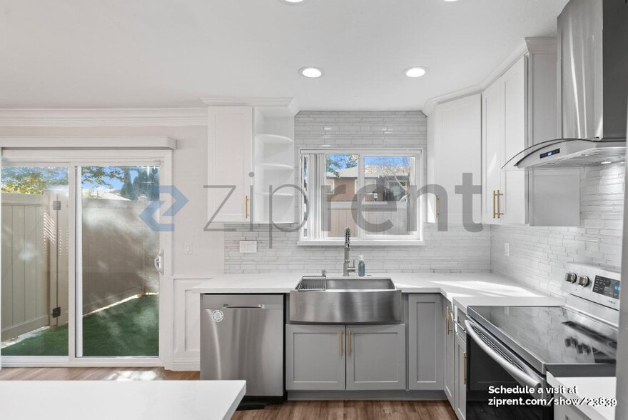 Building Photo - 686 Whitewater Ct