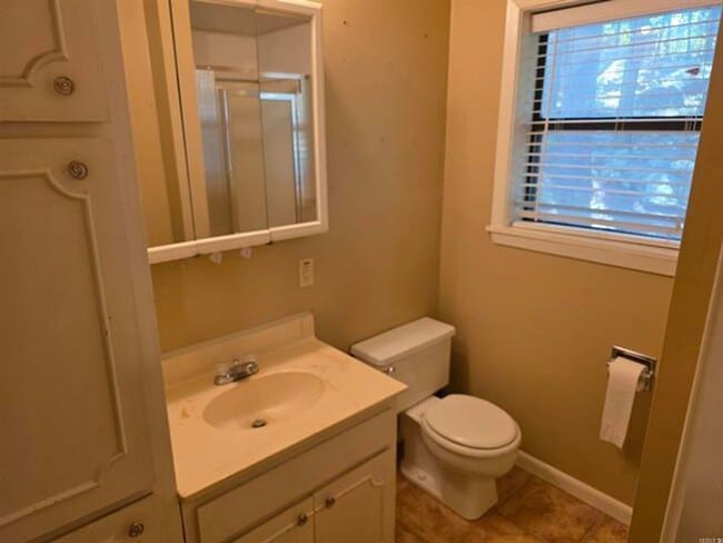 Building Photo - Contact Peggy Goodman 501 676 1758