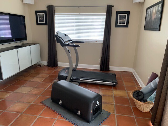 Building Photo - 10841 SW 67th Dr