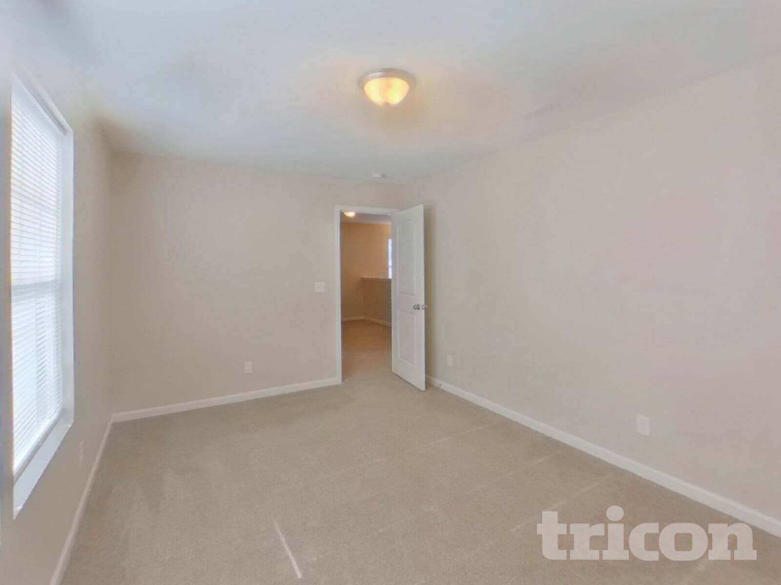 Building Photo - 809 Valley Creek Dr