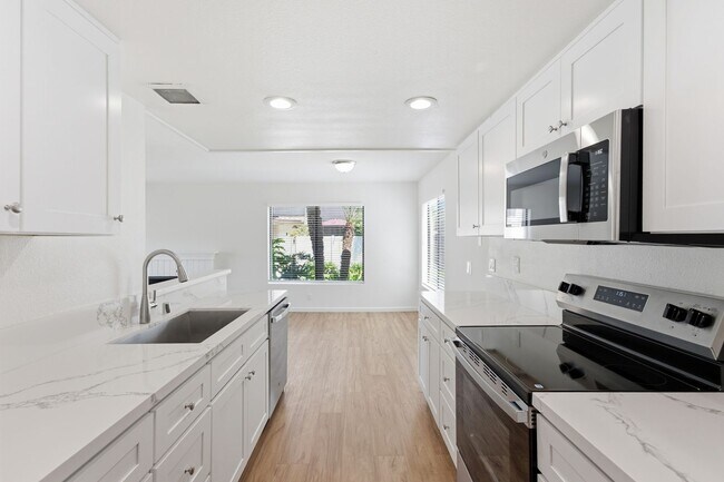 Building Photo - Briarcliff Community 3 Bed Condo for 12-month Lease