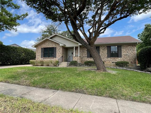 Building Photo - 2317 English Dr