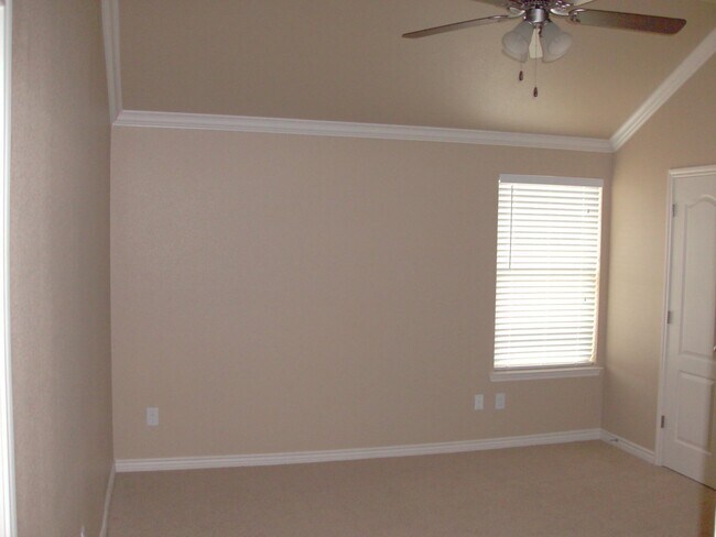 Building Photo - 3 bedroom 2 bath Duplex off Bunny Trail Killeen