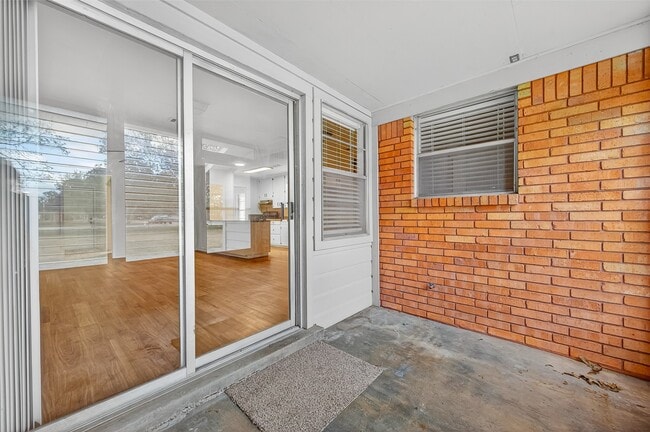 Building Photo - 1411 Mimosa Ln