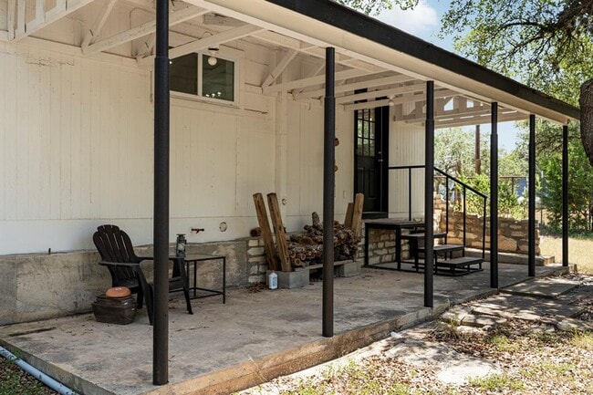 Building Photo - 2591 Spring Valley Dr