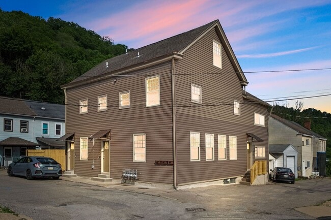 Building Photo - 1 Higgins St