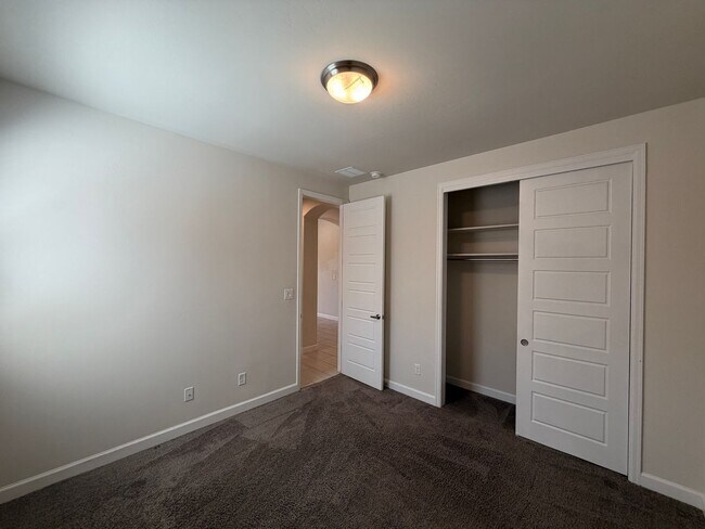 Building Photo - 3 Bedroom Plus Office Single Story New Construction Available Near Woodmont Ave NW & Rainbow Blvd...