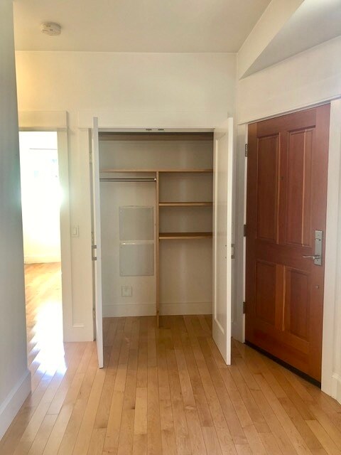 Building Photo - 3918 Webster St