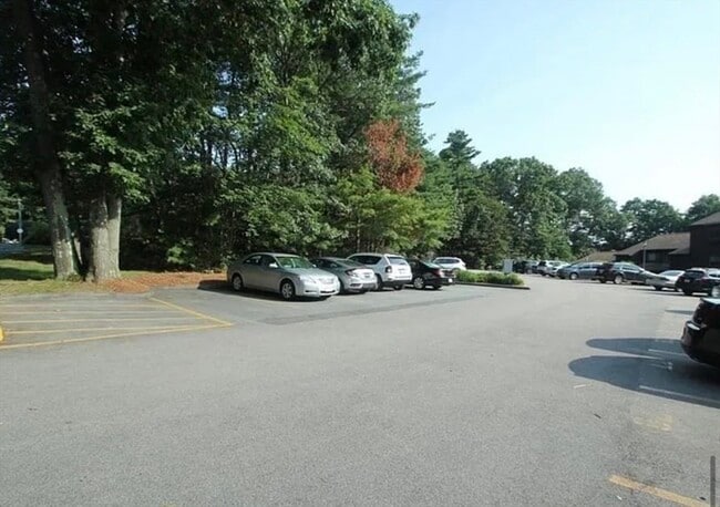 Building Photo - 76 Highwood Dr
