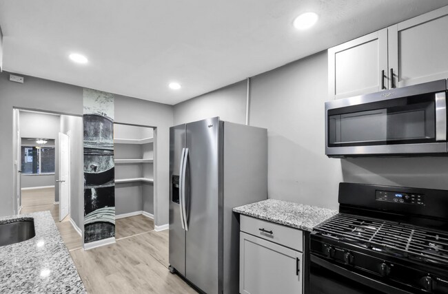 Building Photo - 1911 S 14th St