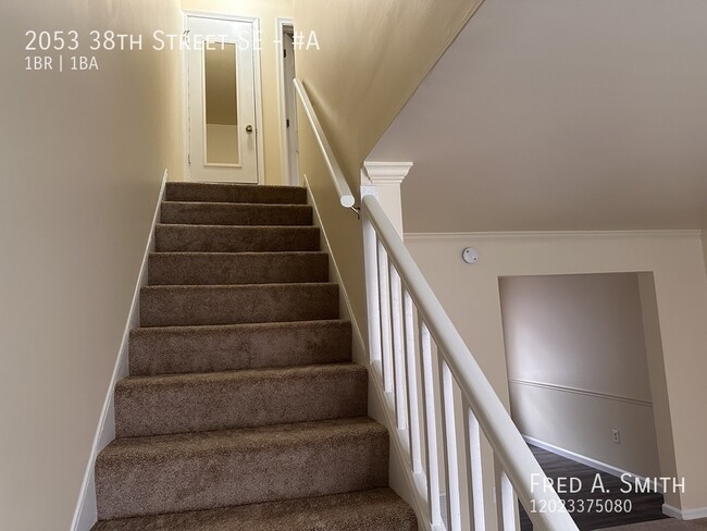 Building Photo - Beautiful 1BR Condo in Fairfax Village - C...