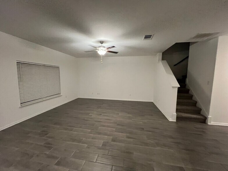 Building Photo - 18413 Quiet Range Dr