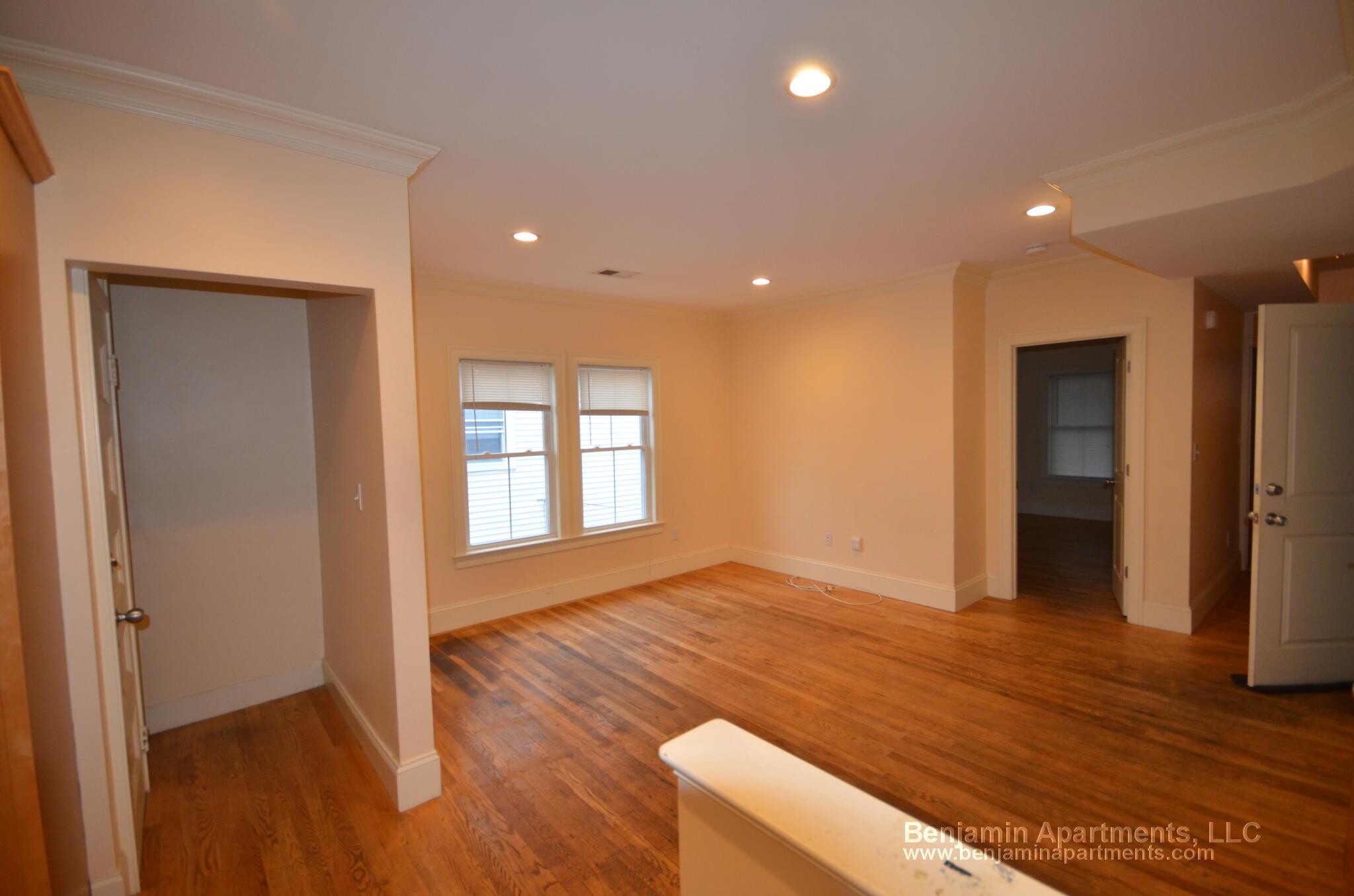 Building Photo - 25 Lothrop St