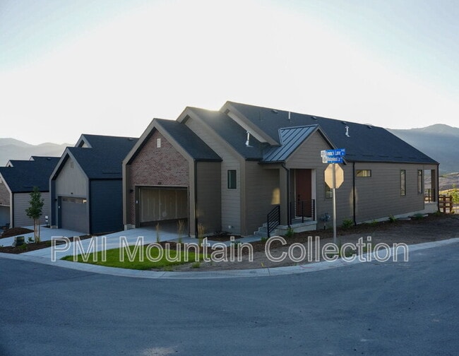 Primary Photo - 459 Rimrock Ln