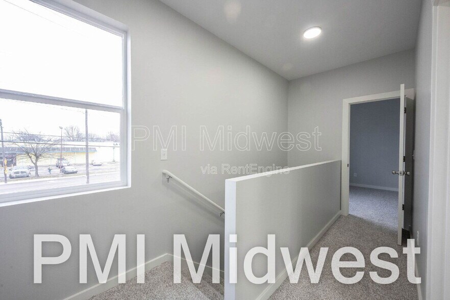 Building Photo - 2814 E Michigan St