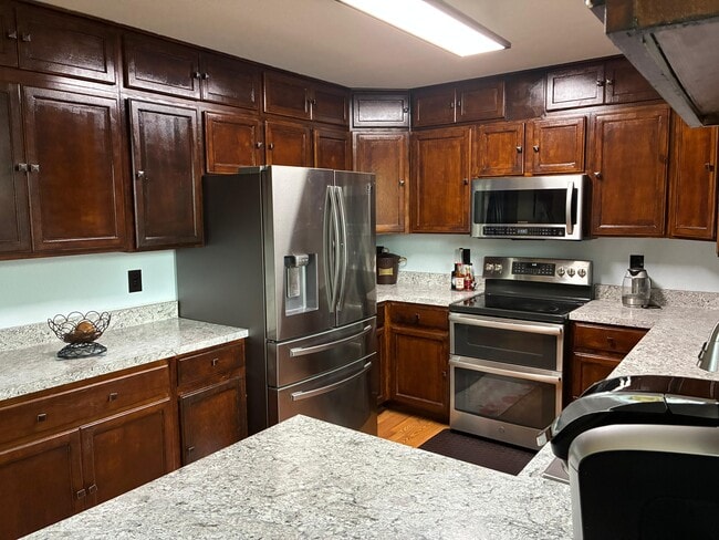 Building Photo - 2708 Rawahs Way