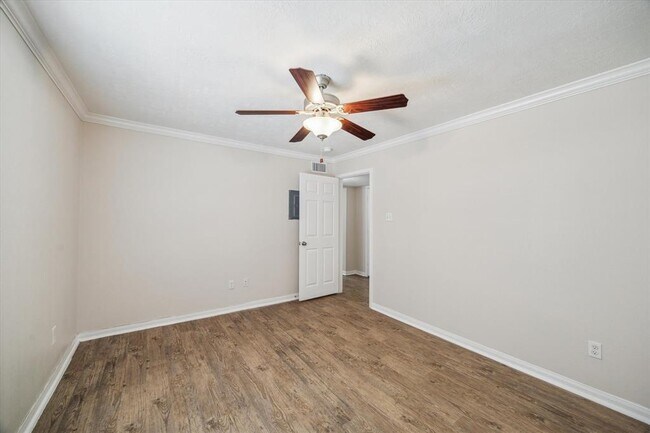 Building Photo - 1222 Heights Blvd