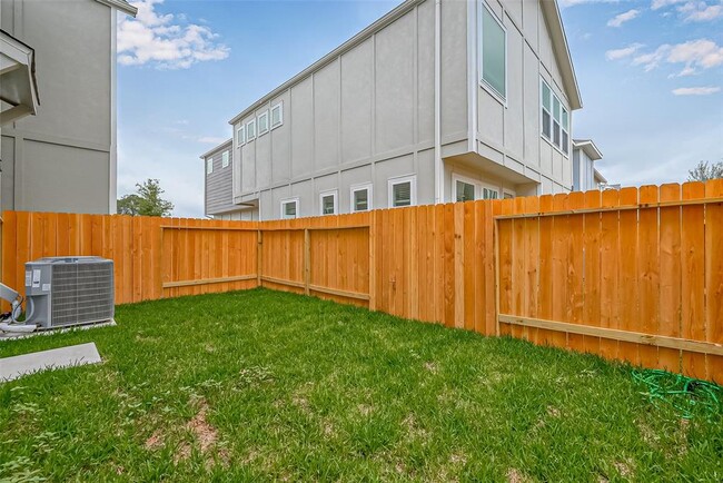 Building Photo - 4103 Split Ivy Dr