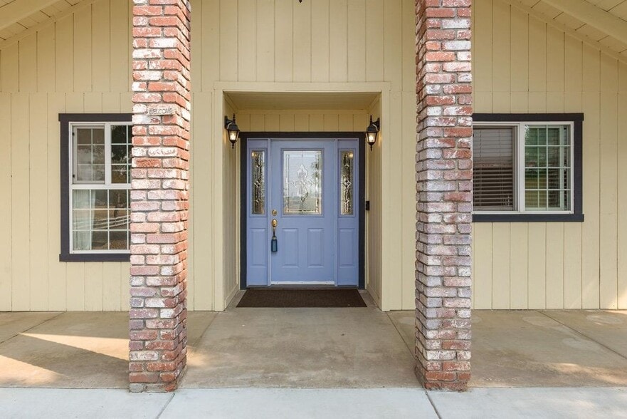 Building Photo - 17323 Anaconda Rd