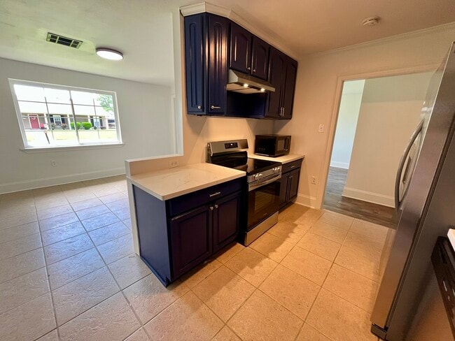 Building Photo - 113 Tinsley Dr