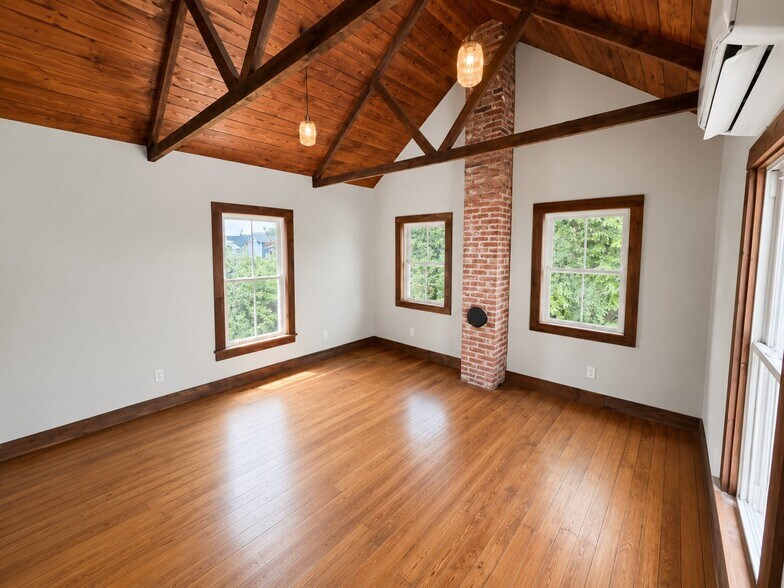 Building Photo - 611 Randolph Ave