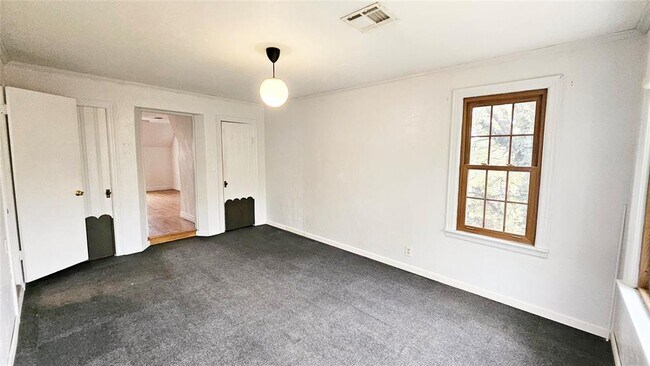 Building Photo - 2108 NW 25th St