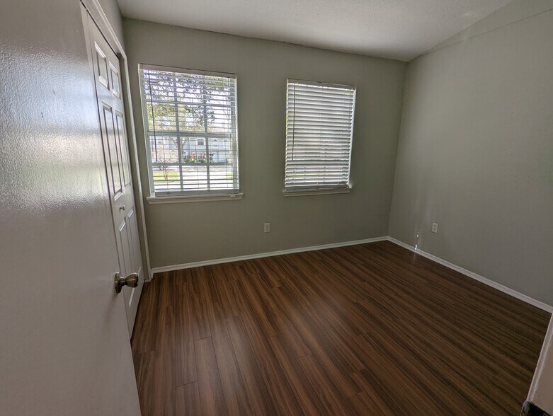 Guest Room - 8513 J R Manor Drive