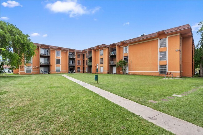 Building Photo - 9441 SW 76th St