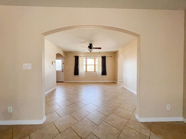 Building Photo - A Beautiful 2 Bedroom Home with Office and 2 Bonus Room