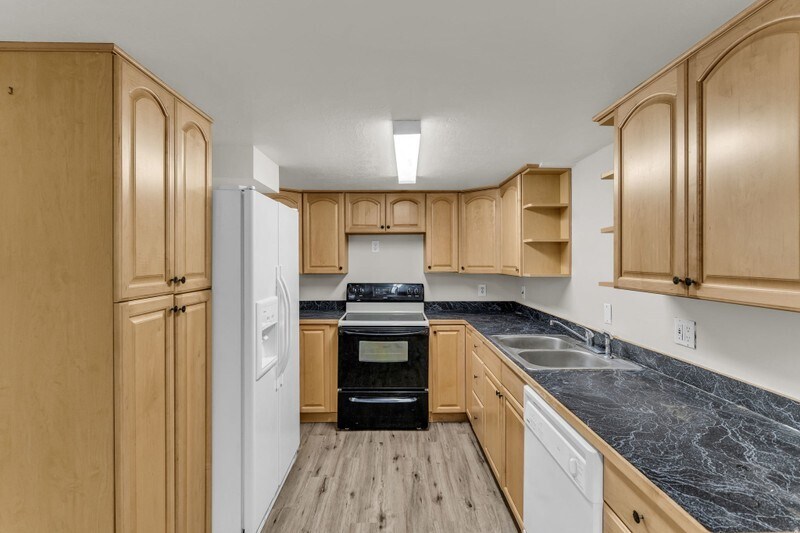 Building Photo - 1035 Hillcrest Dr
