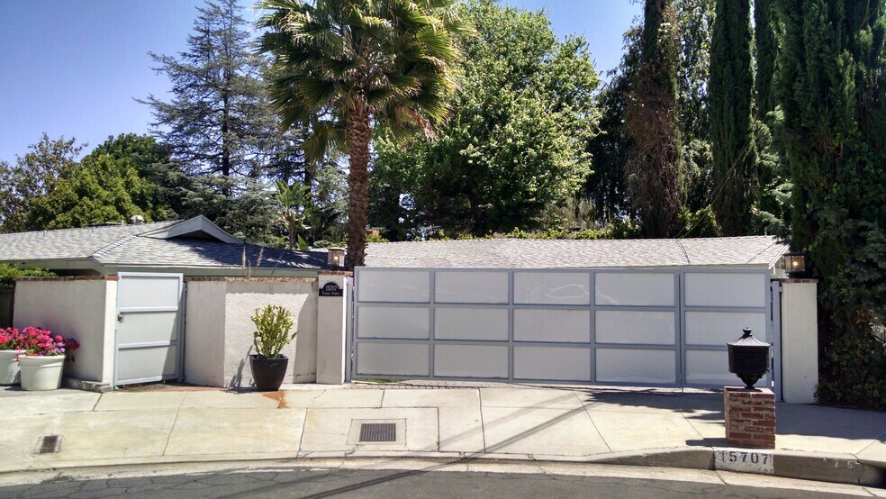 Building Photo - 15707 Varden St