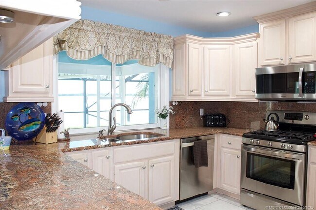 Building Photo - 2744 Howard Creek Ln