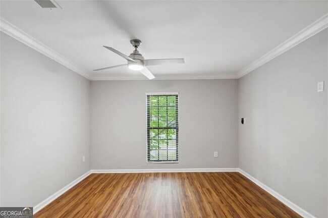 Building Photo - 23214 Plantation Dr NE