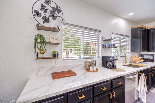 Building Photo - 10762 Flame Vine Ct