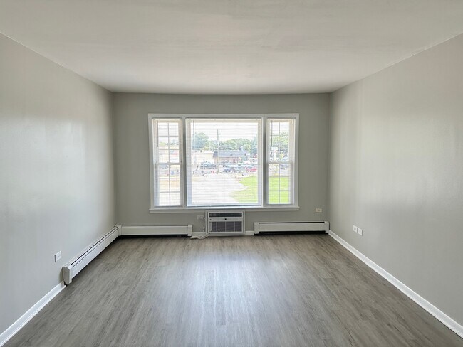 Building Photo - 3404 Maple Ave