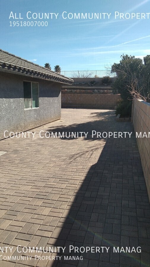 Building Photo - 8613 Bolero Dr