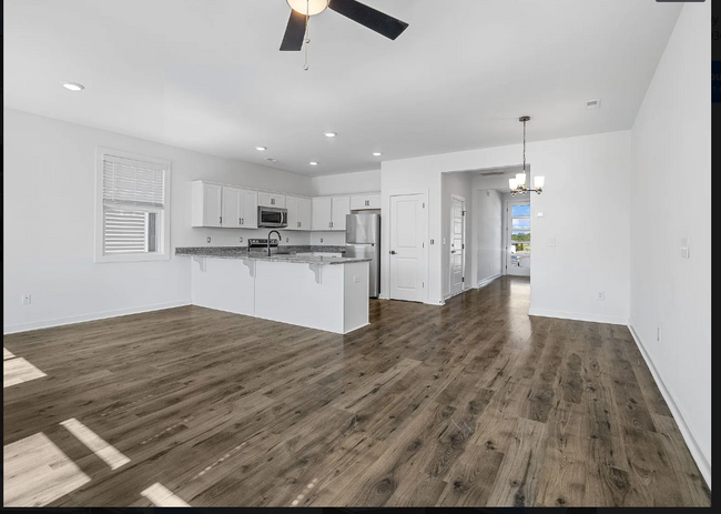 Building Photo - 1415 Darrowby Wy
