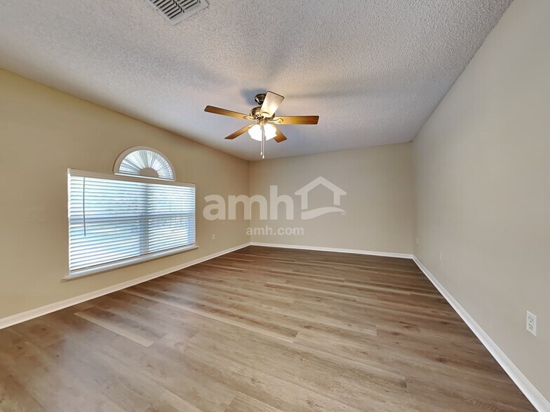 Building Photo - 1848 Saga Ct