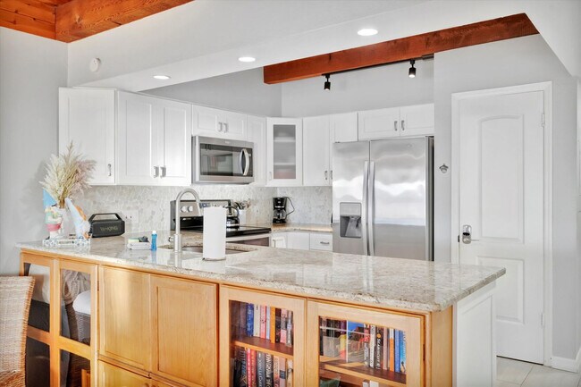 Building Photo - 19530 Gulf Blvd