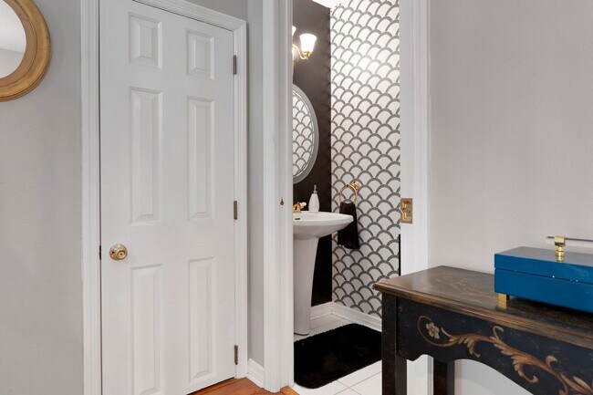 Building Photo - ** STUNNING 4 BEDROOM 2 FULL BATH/ 2 HALF BATH HOME WITH A PRIVATE POOL LOCATED JUST MINUTES FROM...