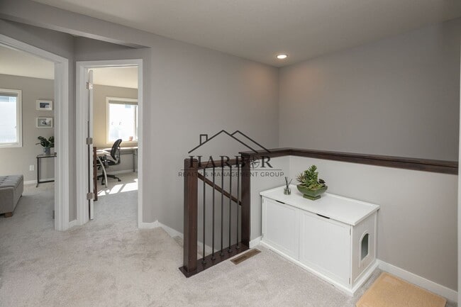 Building Photo - Contemporary 3 Bedroom Towhome in NW Rochester