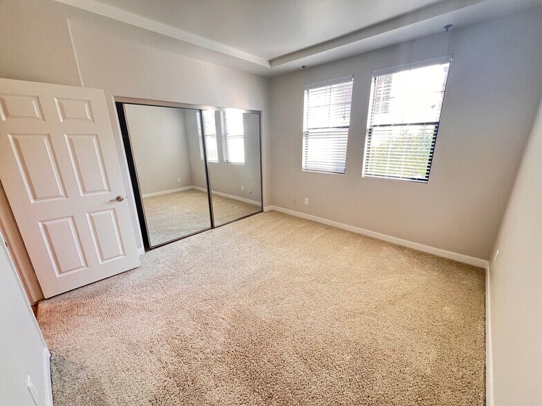 Building Photo - 4623 Willis Ave