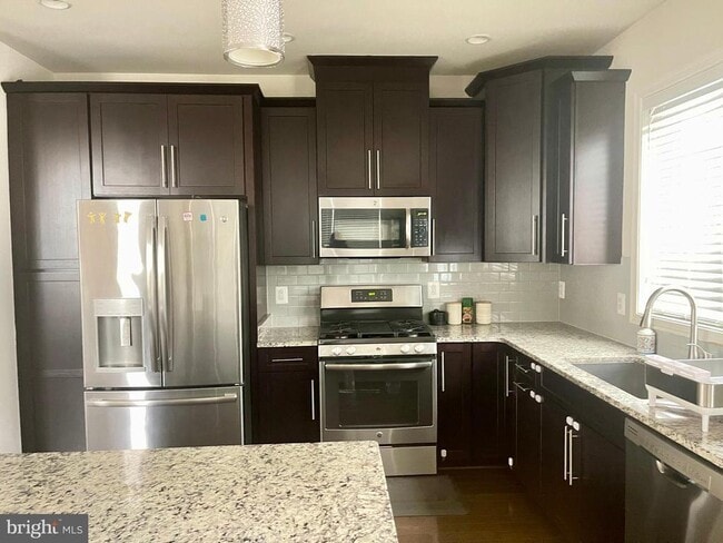 Building Photo - 43010 Paris Gap Square