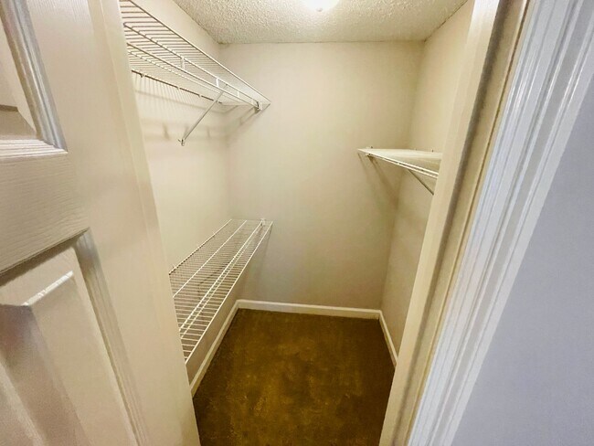 Building Photo - 2BR/2BA FOR RENT